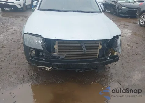 2001 Volkswagen Passat Glx from USA, damaged, VIN WVWRH63BX1P129033